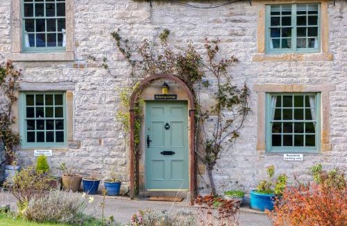 Castleton House | Buttercup Cottage