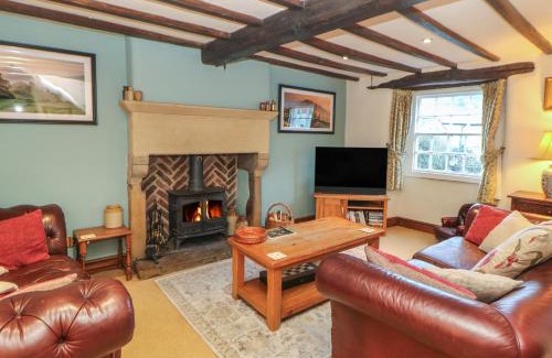 Castleton House | Buttercup Cottage