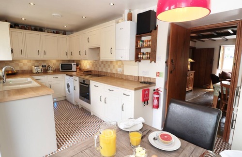 Castleton Cottage | Buttercup Cottage