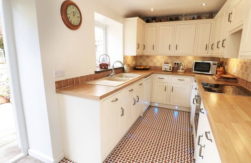 Castleton Cottage | Buttercup Cottage