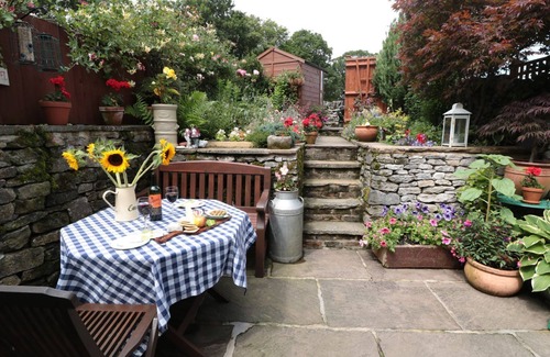 Castleton Cottage | Buttercup Cottage