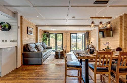 Wallingford House | Buttercup Lodge