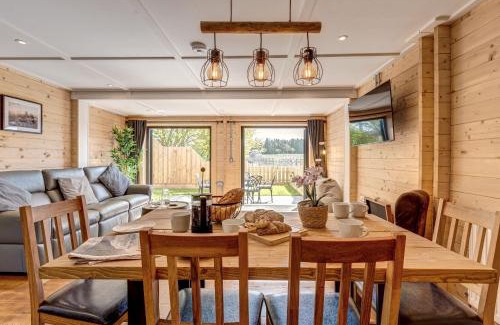 Wallingford House | Buttercup Lodge