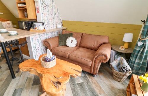 North Wheatley House | Buttercup Lodge