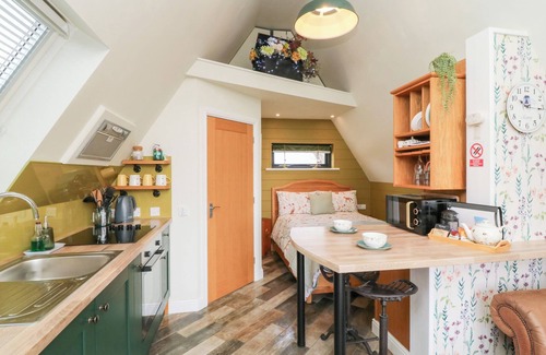North Wheatley Cottage | Buttercup Lodge