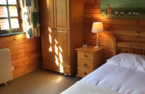 Darlington Ski Chalet | Buttercup Lodge , Lovely family/pet friendly by River Tees, near Barnard Castle