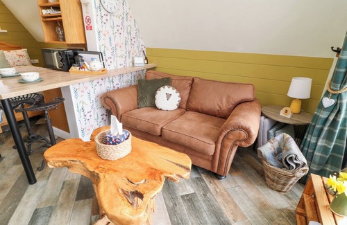 North Wheatley Cottage | BUTTERCUP LODGE, romantic, character holiday cottage in Misterton