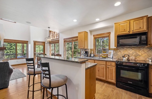 Tamarack Resort House | Buttercup Ridge @ Tamarack Resort | Quaint Ski In/Out | Pet OK | Hot Tub