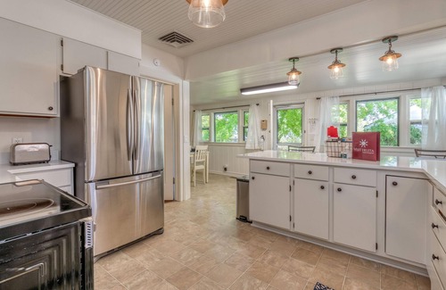 Grand Junction House | Butterfly: Bright Bungalow Near CMU & Parks