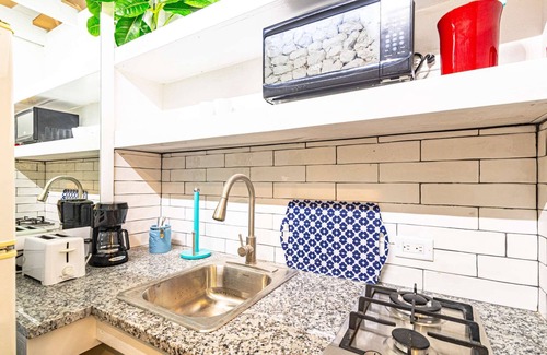 Gambier Apartment | Butterfly Cottage at Viking Hill Resort with Pool