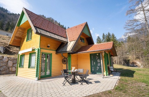 Trzic House | Butterfly Cottage By The Creek