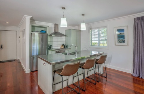 Russell Cottage | Butterfly Cottage - Russell Cottages Collection