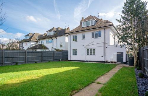 Kettering Apartment | Butterfly House - Luxury 2 Bedroom Property