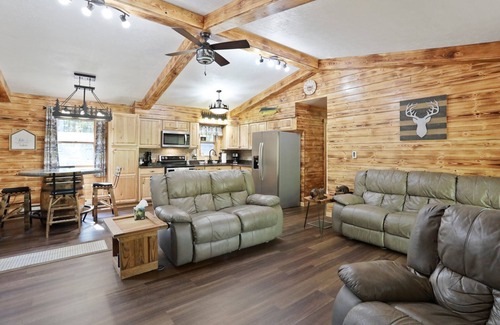 Great Cacapon Cabin | Butterfly Ridge - Weekend Getaway - Quiet Retreat