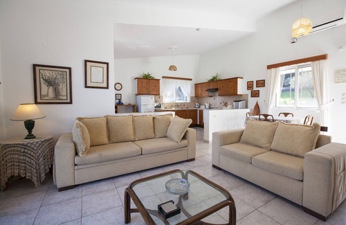 Theologos Villa | Butterfly valley, Comfortable 3 bed villa, private pool, with Star Links WiFinn