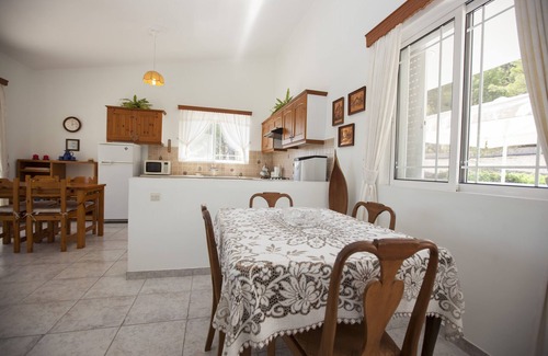 Theologos Villa | Butterfly valley, Comfortable 3 bed villa, private pool, with Star Links WiFinn