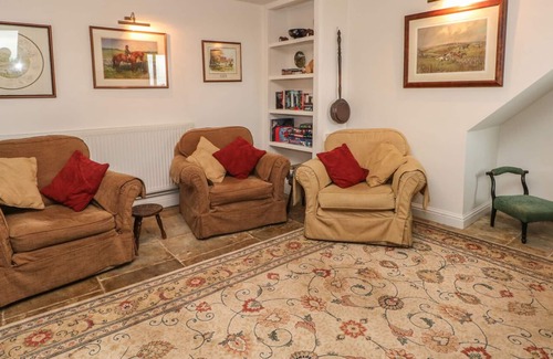 Tunstall Cottage | BUTTERLANDS FARMHOUSE, pet friendly, with open fire in Biddulph