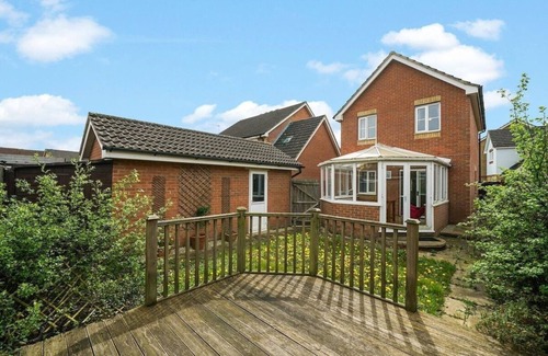 Willesborough House | Butterside House - Spacious Retreat with Hot Tub