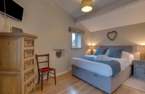 Bellerby House | Button Cottage