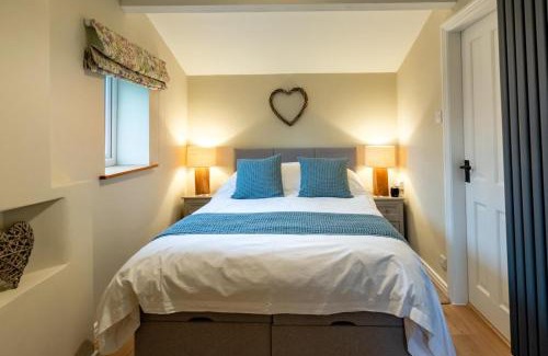 Bellerby House | Button Cottage