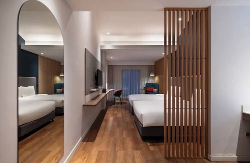 Pudong Hotel | Button Wood Hotel