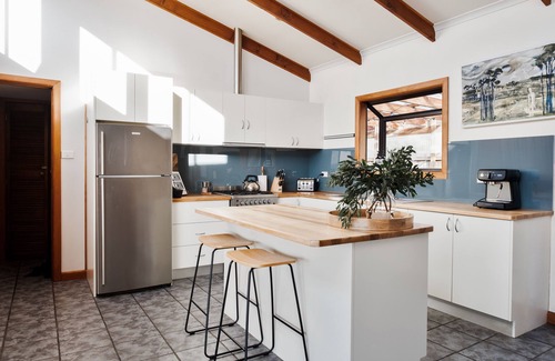 Bungaree House | Buttons By The Beach (beach house on King Island)