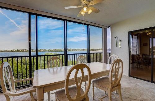 Longboat Key Apartment | Buttonwood Bliss