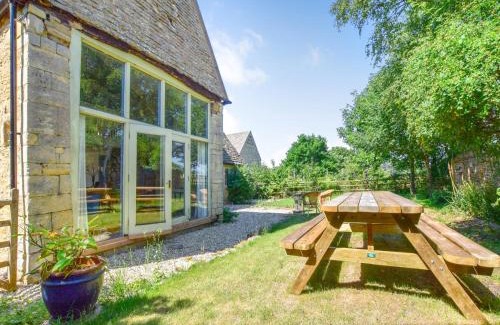 Ampney Crucis House | Butts Farm