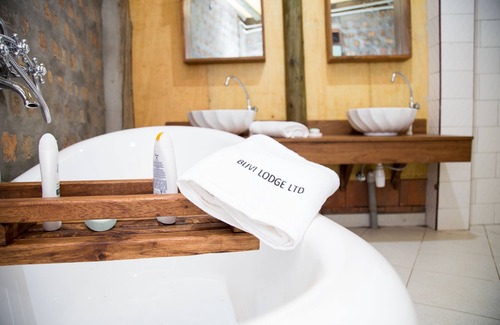 Entebbe Cabin | Buvi Lodge