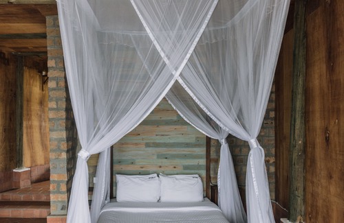 Entebbe Cabin | Buvi Lodge