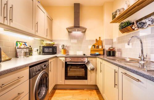 Buxton House | Buxton centre cosy cottage with free secure parking