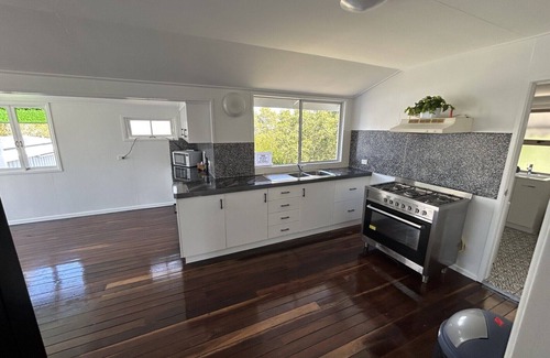 Buxton House | BUXTON HOLIDAY HOME. nA HOME AWAY FROM HOME !