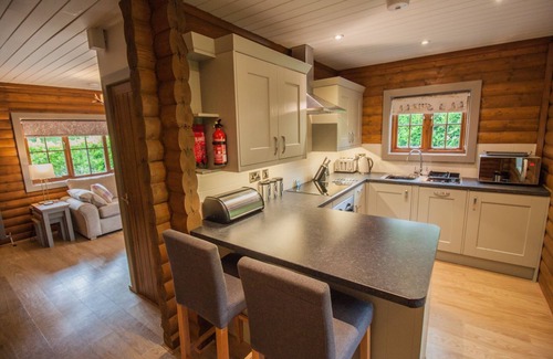Pickering Ski Chalet | Buzzard Lodge - sleeps 4 | Hot Tub, Dog Friendly | 4* Gold Award