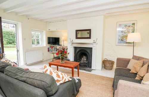 Llandeilo House | Buzzards Watch