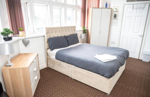 Huddersfield Apartment | Bv Homely Studio Fifteen At Deighton Huddersfield