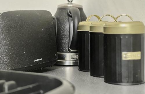 Huddersfield Apartment | BV Royal Comfy Studio Seven Suite Queensgate Huddersfield