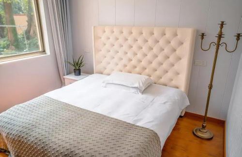 Pudong Hotel | BVB Holiday Villa - 24h Airport Included