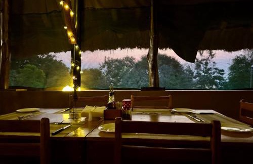 Pakwach Cabin | Bwana Tembo Safari Camp