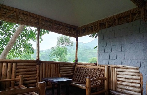 Kanungu Bed & Breakfast | Bwindi My home