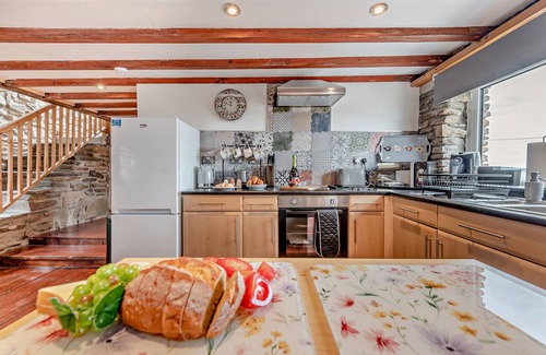 Port Talbot House | Bwlch Farm Barn - Two Bedroom House, Sleeps 4