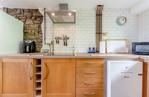 Port Talbot House | Bwlch Farm Lodge - Three Bedroom House, Sleeps 6