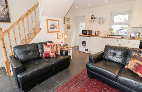 Tanygrisiau Cottage | BWTHYN AFON (RIVER COTTAGE), pet friendly in Tanygrisiau