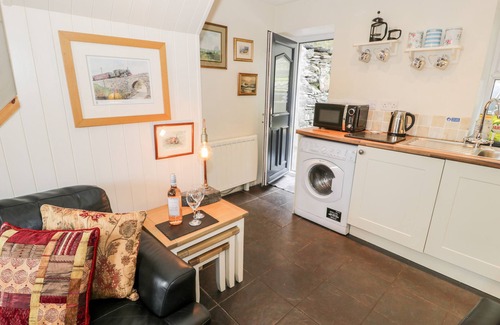 Tanygrisiau Cottage | BWTHYN AFON (RIVER COTTAGE), pet friendly in Tanygrisiau