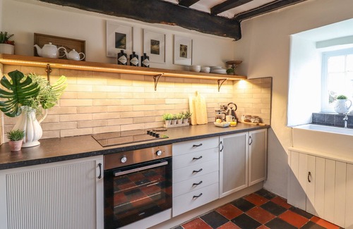Llanfair Cottage | BWTHYN CANOL, family friendly, country holiday cottage in Llanfair