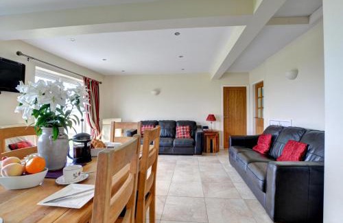 Garn Fadryn House | Bwthyn Carreg