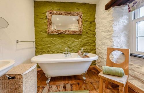 St Davids House | Bwthyn Clyd - St Davids