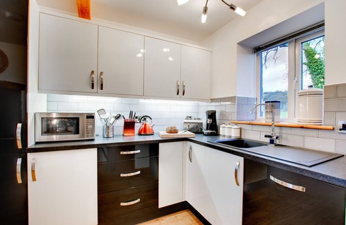 Llandrindod Wells House | Bwthyn Dulas - Three Bedroom House, Sleeps 6
