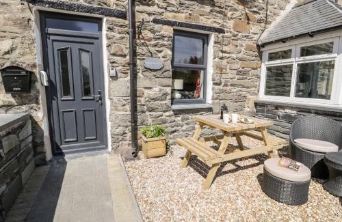 Tanygrisiau House | Bwthyn Ger Afon Riverplace Cottage