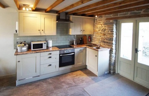 Llanddewi Brefi House | Bwthyn Iorwg in Llanddewi-Brefi