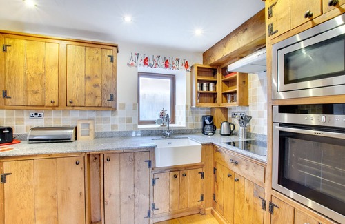 Brecon House | Bwthyn Tre-faen - Two Bedroom House, Sleeps 3